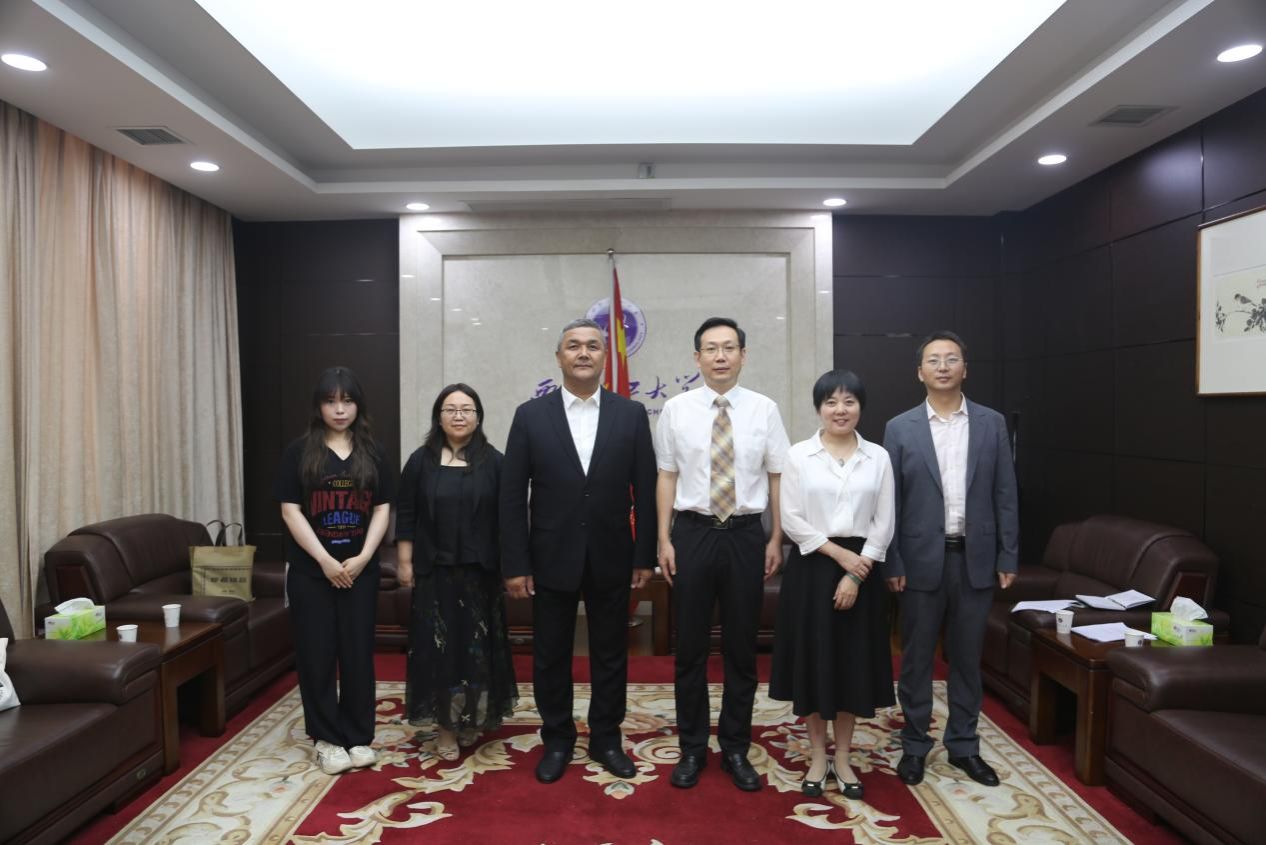 乌兹别克斯坦撒马尔罕国立建筑大学副校长来校交流